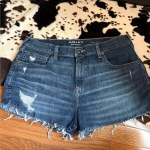 ARIAT shorts